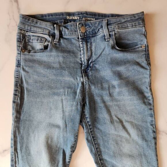 Old Navy jeans women's Rockstar frayed hem mid rise blue denim size 6 - Picture 2 of 6